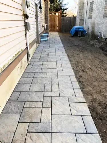 Interlock Installation project in Ottawa by Aelia Construction and Design (4 of 8)